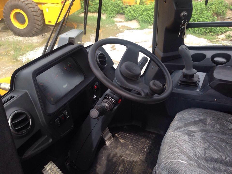 Máy xúc lật Liugong CLG862H sức nâng 6.5 tấn gầu 5.2m3